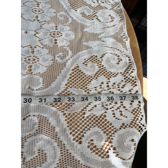 Square cream lace look fabric tablecloth - Picture 4 of 5